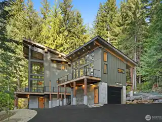 Stunning Woodland Retreat