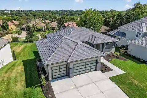 A Unique Twist on the Reverse Floor Plan