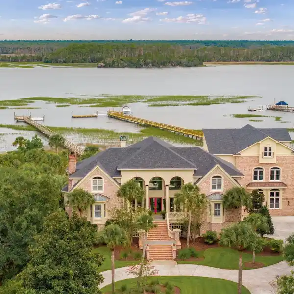 PHENOMINAL WATERFRONT ESTATE WITH PRIVATE DOCK