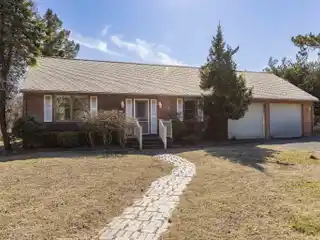 Spacious Home Nestled in Ecological Sanctuary