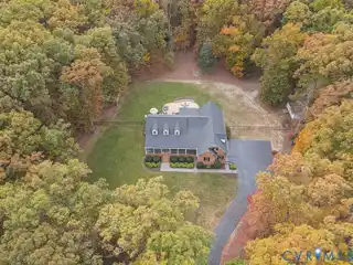 Elegant Country Retreat Surrounded by Nature