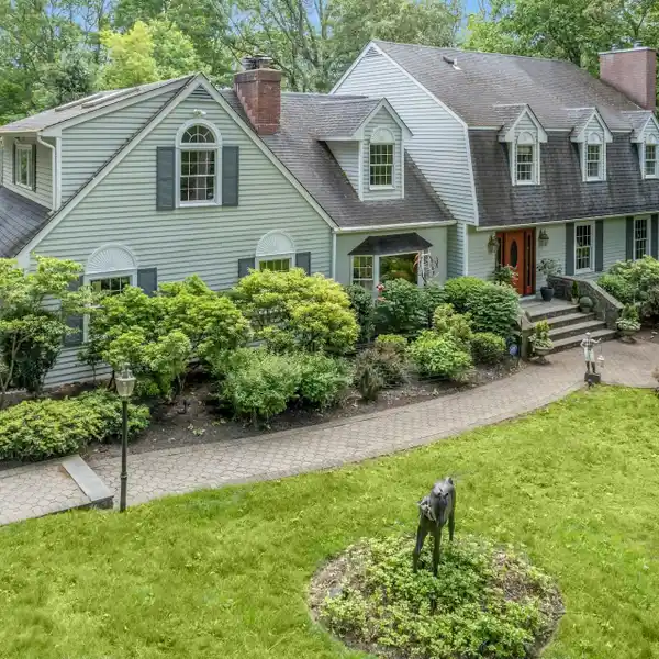 SPRAWLING COLONIAL ON A PEACEFUL CUL-DE-SAC