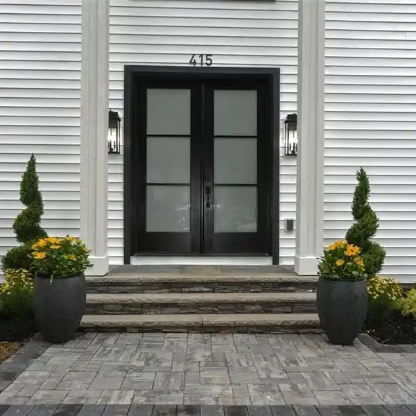 MODERN LUXURY HOME WITH SPACIOUS OPEN LAYOUT