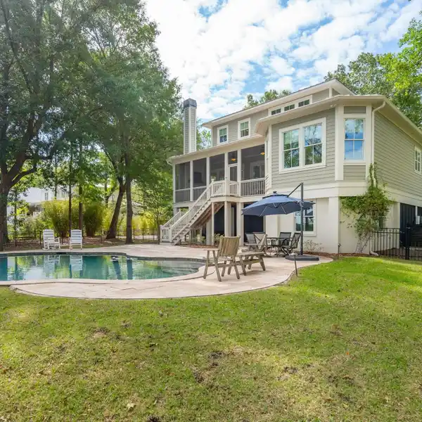 PRIVATE ESTATE IN GATED PEPPER PLANTATION