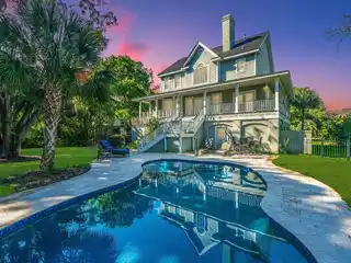 Gracious Residence in Headquarters Plantation