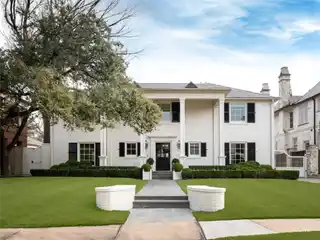 Beautifully Appointed Residence in the Heart of the French Streets