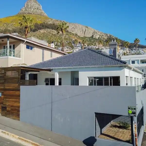 MODERN LOCK UP AND GO WITH SEA VIEWS