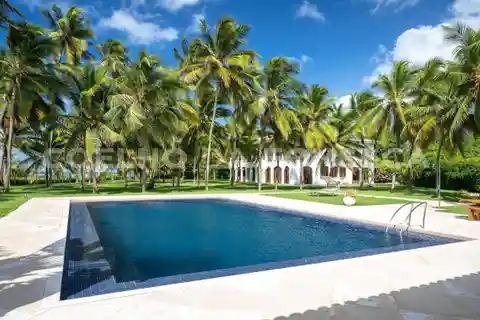 Spectacular House Right on the Sand