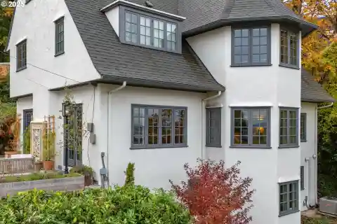 Exceptional Home Designed by a Renowned Architect