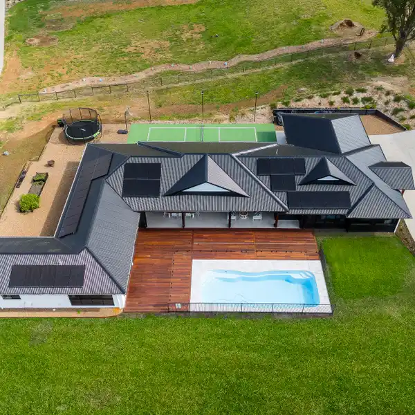 THE VERY LATEST IN LUXURIOUS LIVING