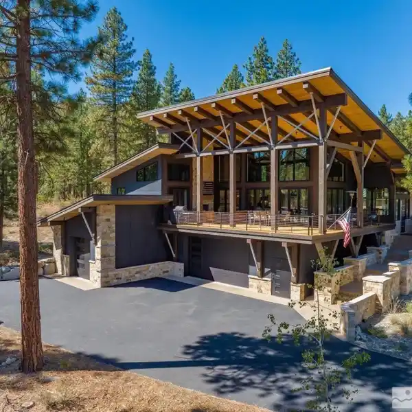 IDEAL MOUNTAIN RETREAT