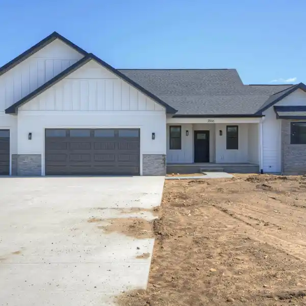 BRAND NEW RANCH HOME IN HUELLMANTEL RIDGE
