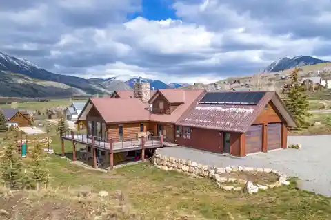 Mountain Charm with Modern Updates