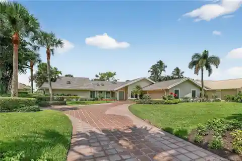 Resort-Style Living in Exclusive Mariner Sands