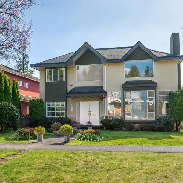 ELEGANT CUSTOM HOME IN PRESTIGIOUS SOUTH GRANVILLE