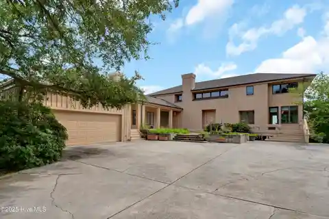 Waterfront Home with Unsurpassed Views