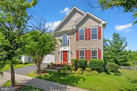Thoughtfully Upgraded Residence in Quince Orchard Park