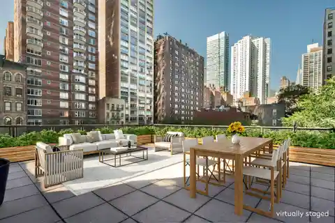 Sunny Classic 6 with Balcony and Patio