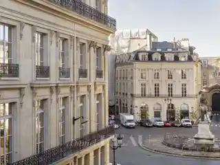 Generous Volumes Steps from Place Des Victoires