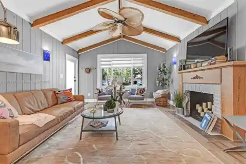 Rio Vista Gem