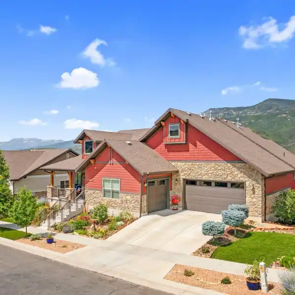 INCREDIBLE HOME IN RIVER VIEW