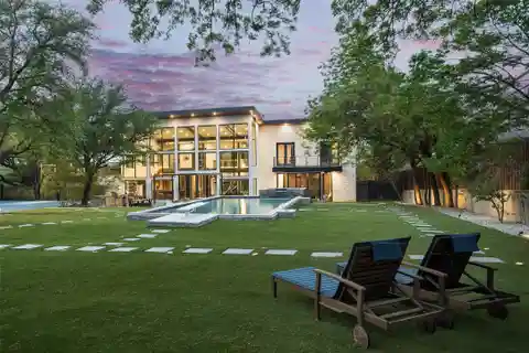 One-of-a-kind Modern Home in Hillcrest Estates