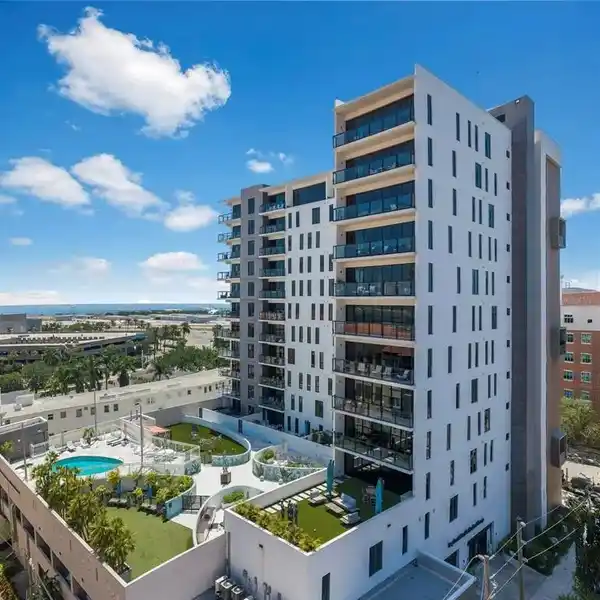 PANORAMIC VIEWS FROM THE SALVADOR