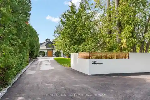 Rare Architectural Luxury Waterfront Residence