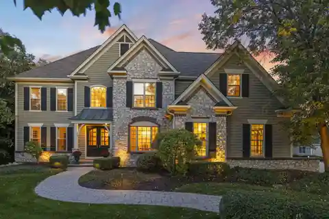 Expansive Fryendall Court Home with Soaring Ceilings