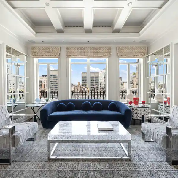 SKY-HIGH ELEGANCE WITH PRIVATE ROOF RETREAT