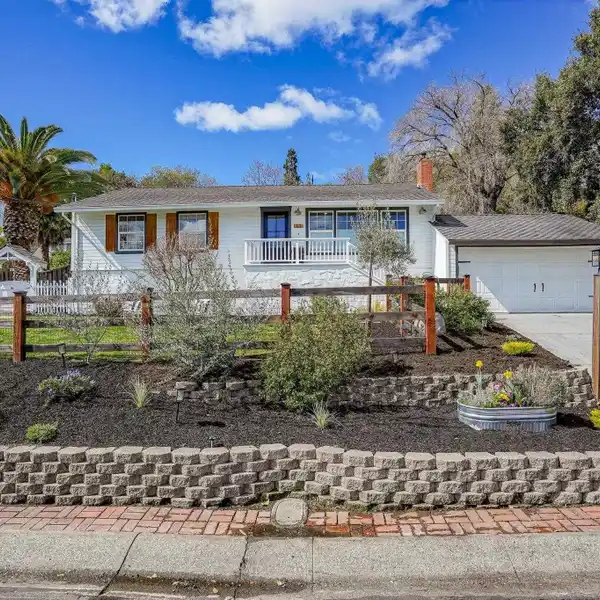 REMARKABLE POOL HOME WITH ENDLESS CHARM