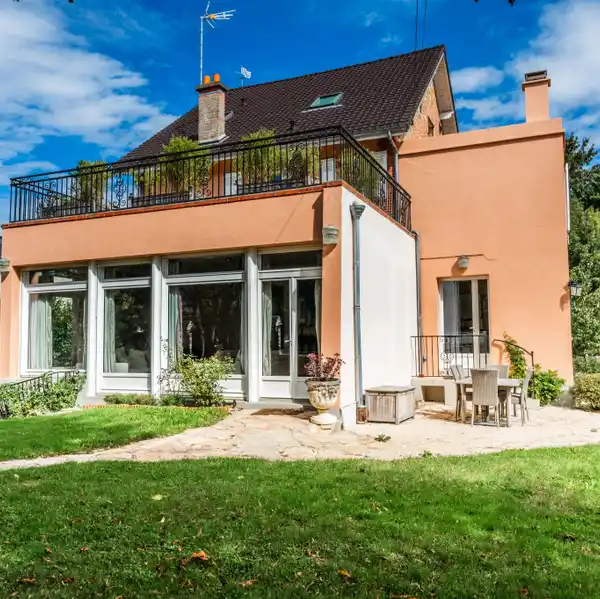 SPACIOUS FAMILY VILLA