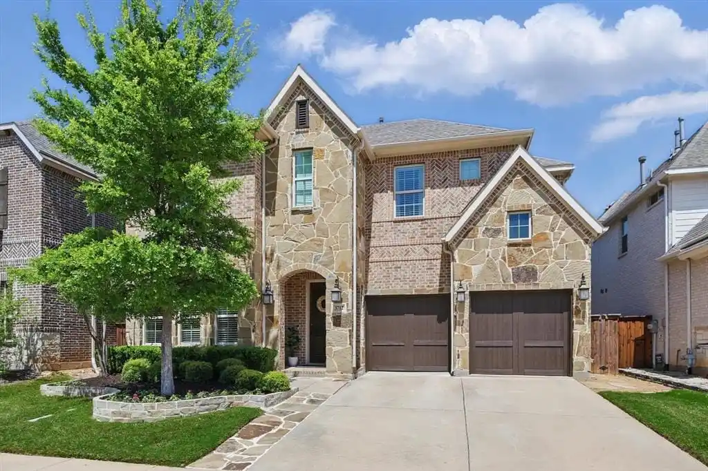 Stunning Home in the Desirable Gated Creekside at Colleyville