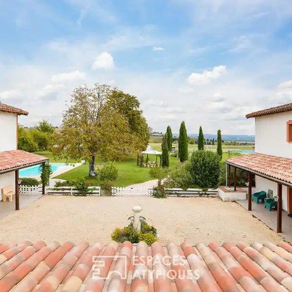UNIQUE PROPERTY OVERLOOKING THE VALLEY