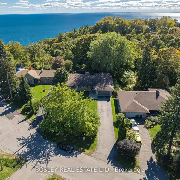 EXPANSIVE BLUFFSIDE RETREAT WITH RAVINE ACCESS