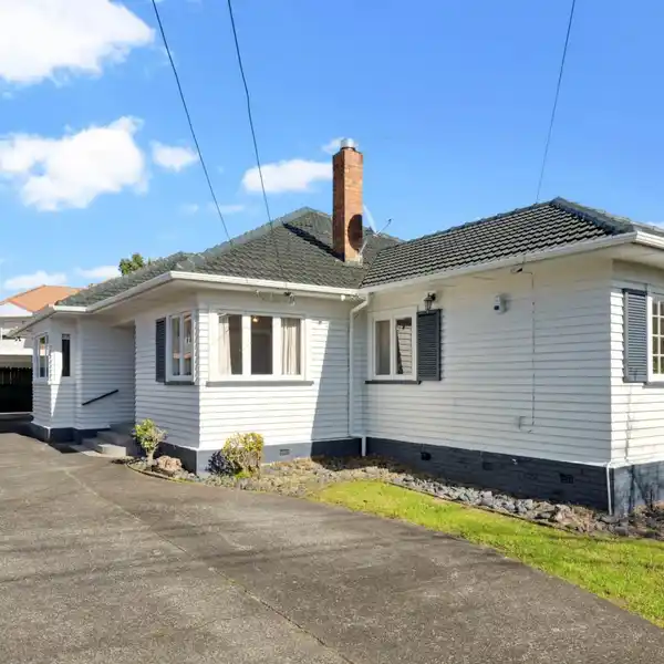 SPACIOUS SANCTUARY WITH FULL SITE APPEAL