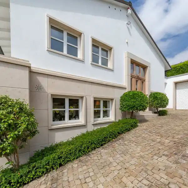 A HIGH-CLASS HIDEAWAY