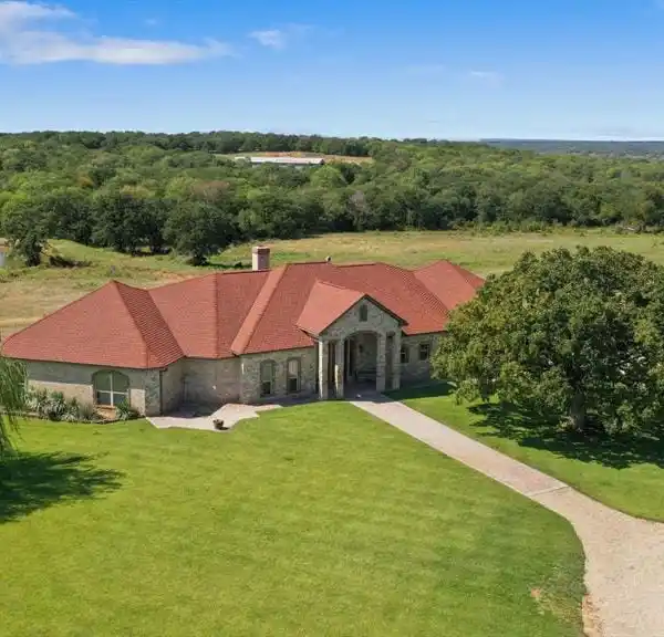 STUNNING HOME WITH BEAUTIFUL VIEWS ON CATTLE RANCH