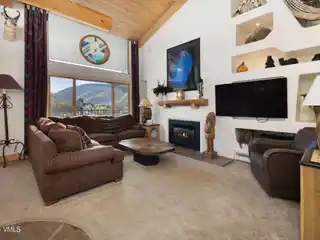 Four Bedroom Plus Loft Penthouse in Lionshead