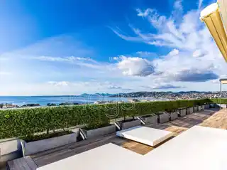 Penthouse Apartment with Panoramic Sea Views
