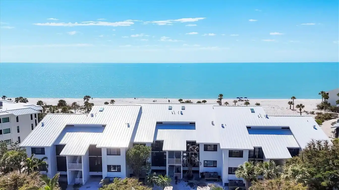 Beachfront Condominium with Breathtaking Gulf Views