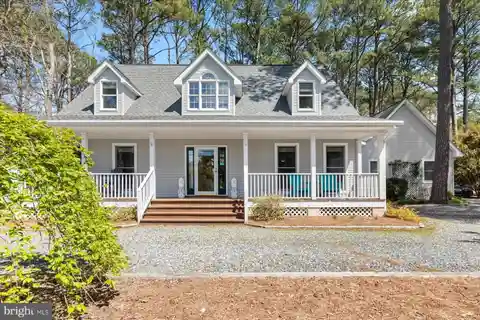 Serene Coastal Retreat Near Private Beach Access