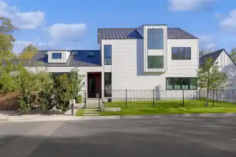 A True One-of-a-kind in Bouldin Creek
