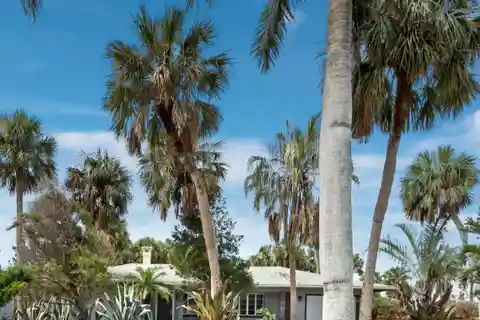 Great Value in the St Armand's Circle Area