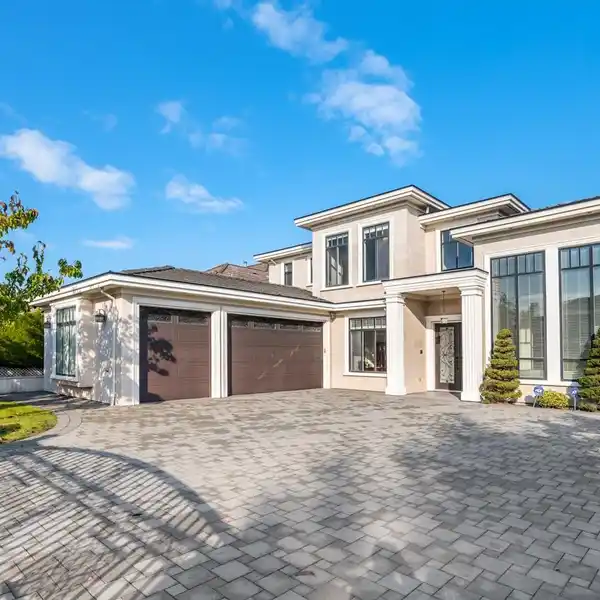 PRESTIGIOUS CUSTOM HOME
