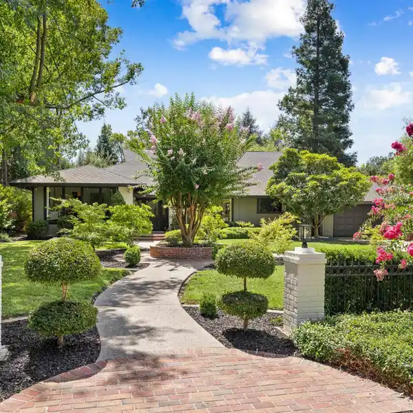 SPECTACULAR ARDEN OAKS HOME