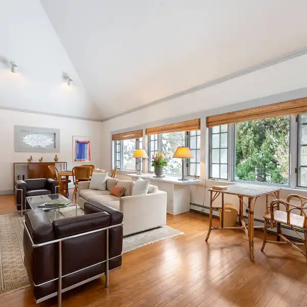 PICTURESQUE EAST HAMPTON RETREAT FOR RENT