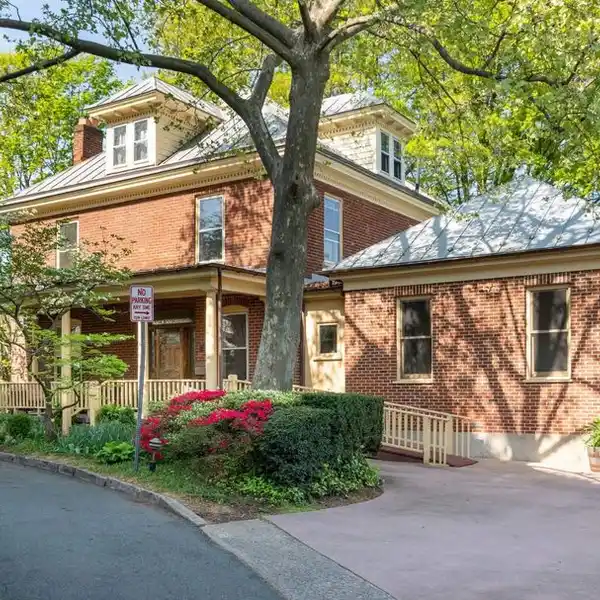 PRESTIGIOUS HOME ON COVETED ALTAMONT CIRCLE