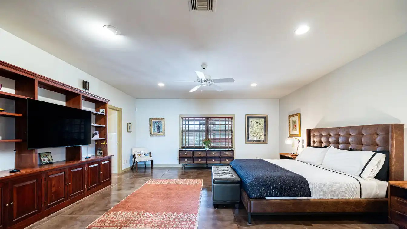 Exquisite Territorial-style Estate on 2.7 Acres