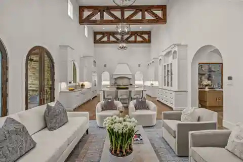 Custom Home in Prestigious Granda